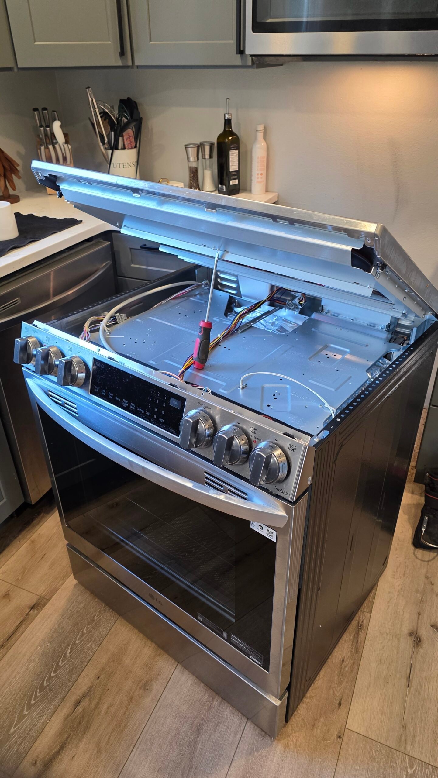 Oven and range repair by RoMonica Home Services
